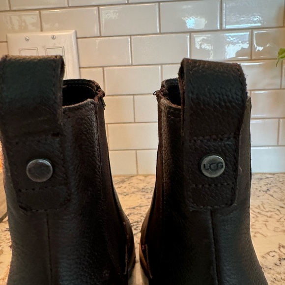 Women’s Ugg wedge shoes black size 6 lovely - Picture 12 of 15